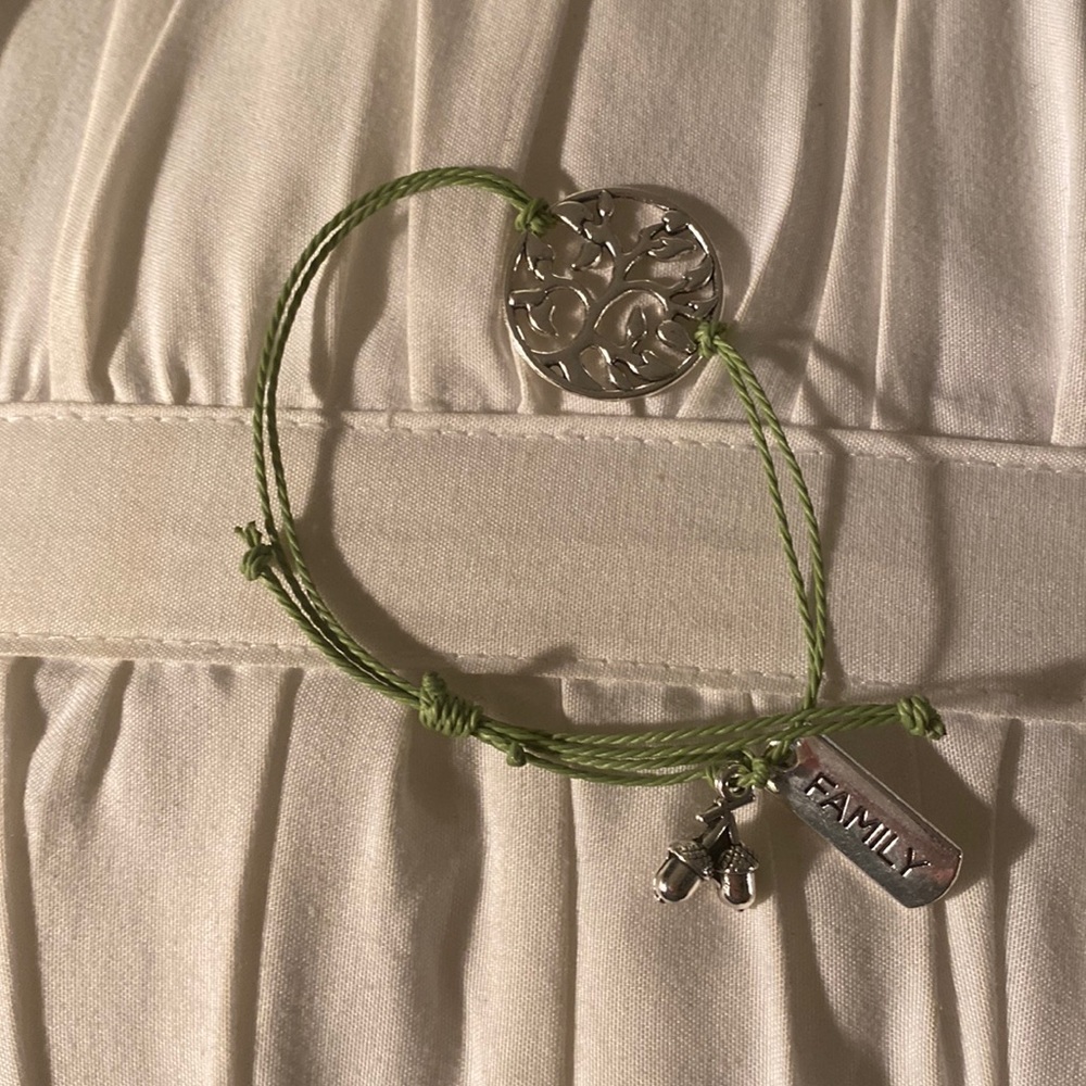 “Family” Handmade bracelet$8 or 3 for $20